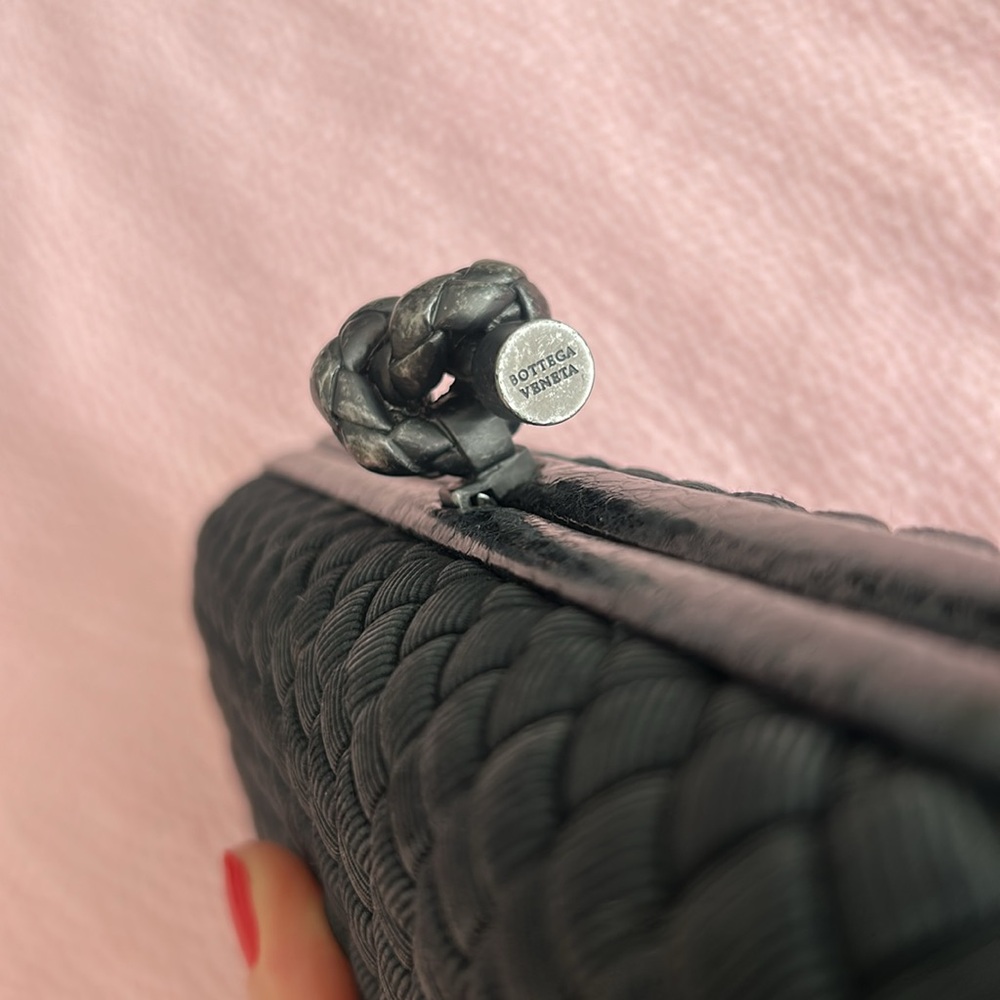 Bottega Veneta pochette knot silk snakeskin clutch black - Picture 9 of 11